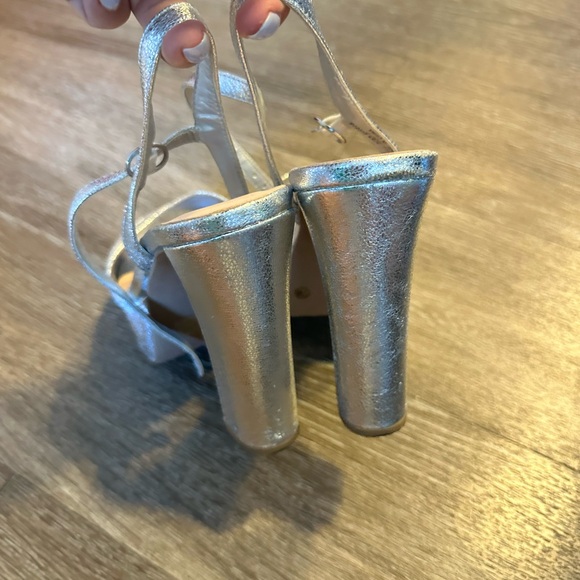 Chinese Laundry - Allie Pleated Platform Sandal - Picture 3 of 3